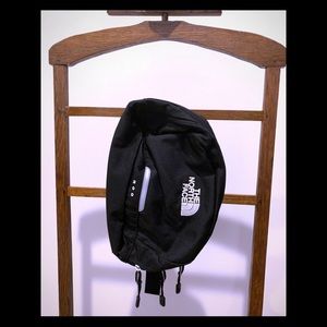 The North Face - Roo “fanny pack” - NWOT